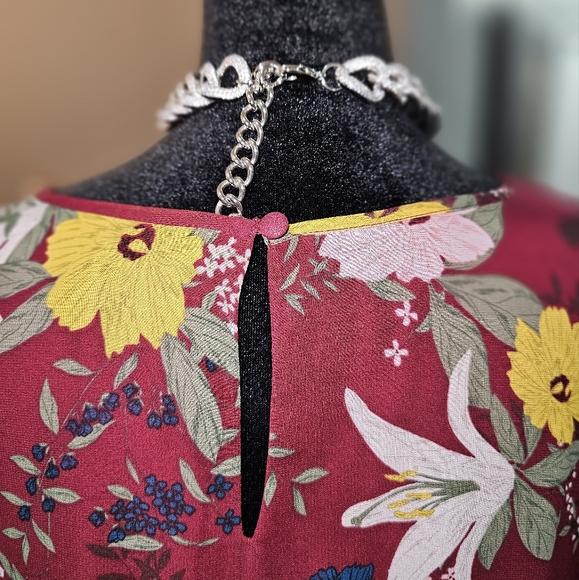 Vince Camuto Maxi Floral Maxi Dress - Picture 5 of 10